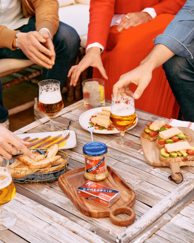 Anchoas Consorcio con cerveza